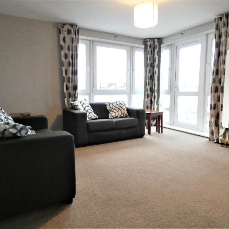 2 bedroom flat to rent - Photo 1