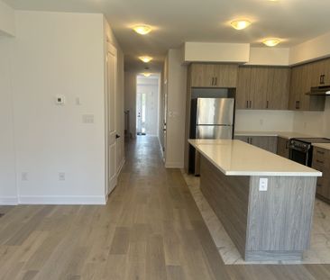 For Lease - 22 McAush Street, Barrie, Ontario - Photo 4