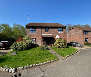 Bainton Mead, Woking - 1 bedroomProperty for lettings - Seymours - Photo 1