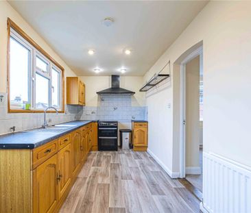 3 bed Detached House for rent - Photo 5