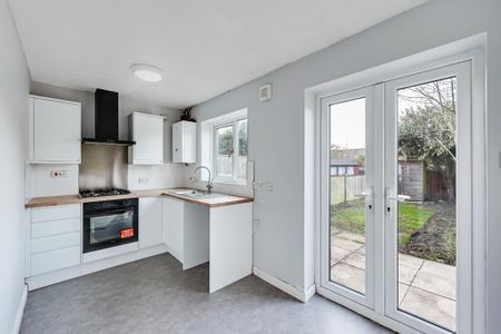 2 bedroom terraced house to rent - Photo 3