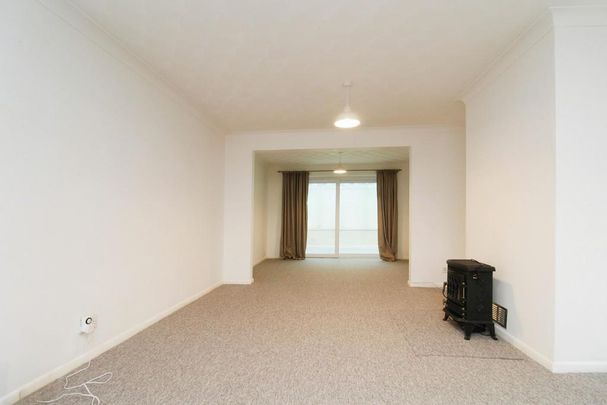 2 bedroom detached bungalow to rent - Photo 1