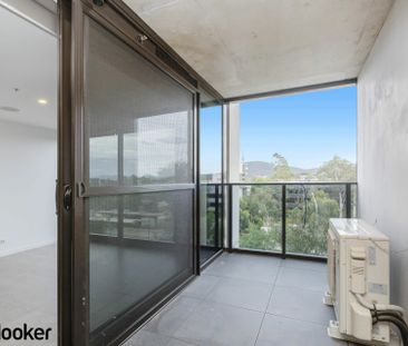 Charming Apartment in the Heart of Braddon - Photo 6