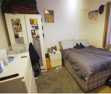 Semi-detached house to rent on - Photo 2