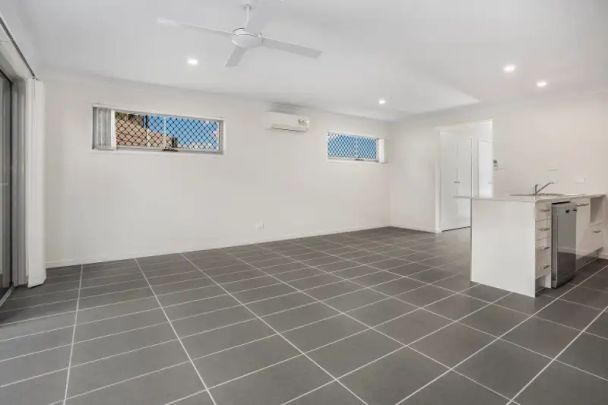 “3 Bedroom Townhouse” - Photo 1