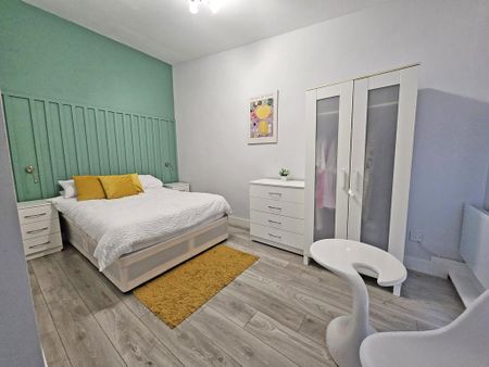 4 bedroom apartment to rent - Photo 4