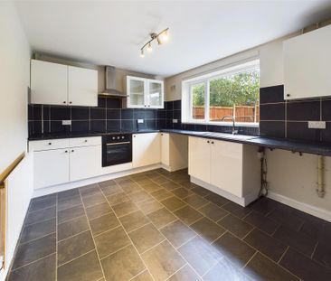 3 bedroom Semi-detached house to rent - Photo 6