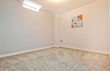 For Lease - 175 Estate Garden Drive Unit# BSMT, Richmond Hill, Ontario - Photo 4