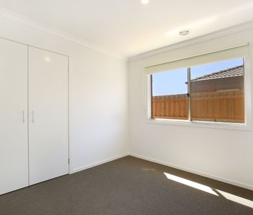 28 Gillespie Dr, Weir Views VIC 3338 - House For Rent | Domain - Photo 3