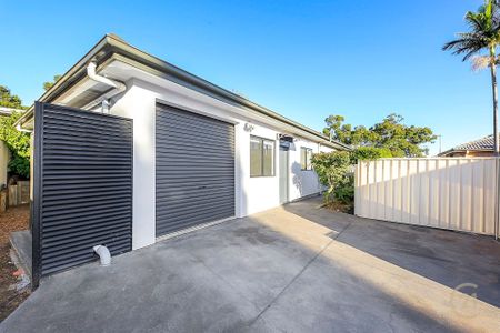 Beautiful Home in a Quiet Street ** Available 22/04/26 ** - Photo 2