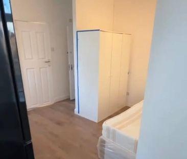 Studio Flat, Pinner Road, HA1 - Photo 5