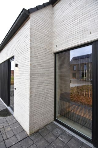Prachtig afgewerkte nieuwbouw woning in leuke woonwijk - Photo 2