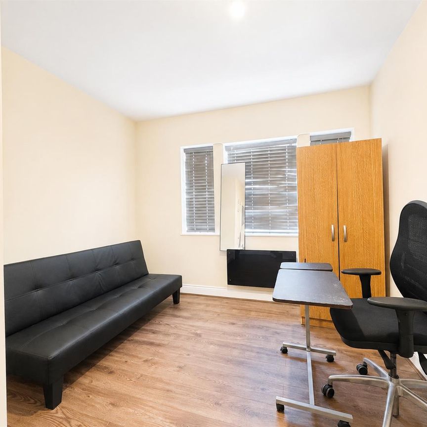 Knapmill Road, London SE6 - Photo 1