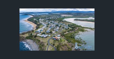 4 Bedroom, 1 Bathroom Property with Ocean Views - Photo 4