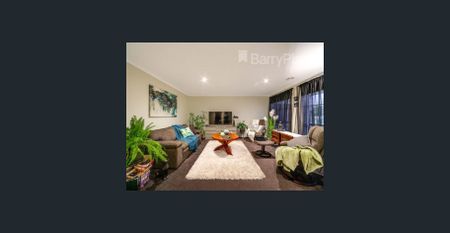 Bright, Fresh and Family-Friendly Living in Henty Park Estate - Photo 2