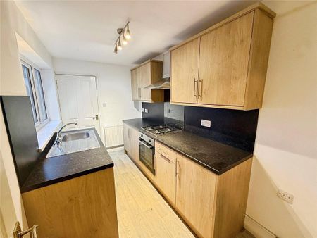 2 bedroom terraced house to rent - Photo 3