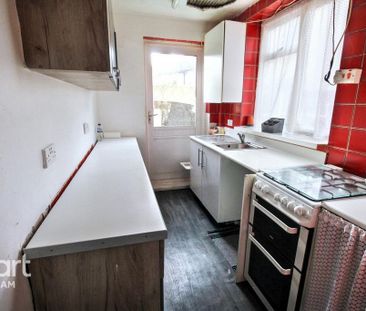 3 bedroom end of terrace house to rent - Photo 5