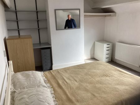 3 bedroom House To Let - Photo 3