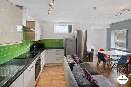 4 bedroom flat to rent - Photo 5