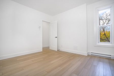 2 Bed , 1 Bath - Photo 3