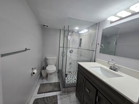 For Lease - 26 Southampton Drive, Toronto, Ontario - Photo 5