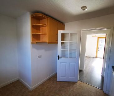 3 bedroom flat to rent - Photo 6