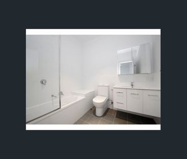 3 Bed, 2 Bath, Terrace Home! - Photo 6