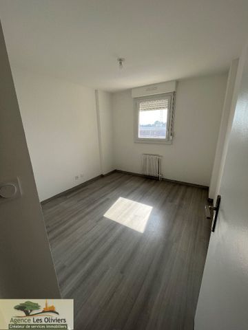 Location Appartement 2 pièces 45m² MONTPELLIER 34070 - Photo 2