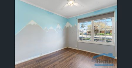 Fantastic family home in the southern suburbs! Great back yard and large shed! - Photo 5