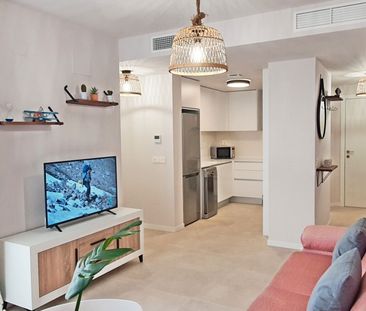 Apartamento de alquiler en Carrer de Joan de Joanes, Oliva Nova - Photo 1