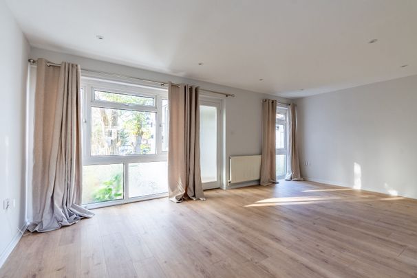 Available unfurnished from 27/11/2025 - Photo 1