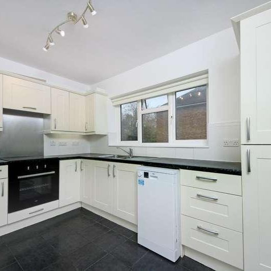 Greystoke Gardens, London, W5 - Photo 1