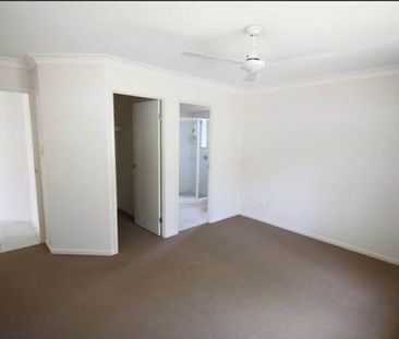 Low Maintenance 3 Bedroom Duplex - Photo 4