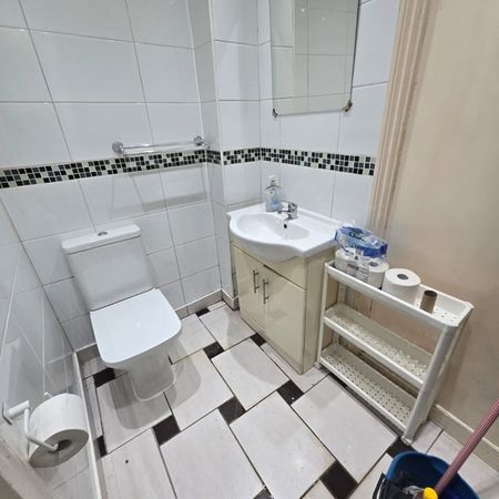 Studio Flat, Benwell Road, N7 - Photo 4