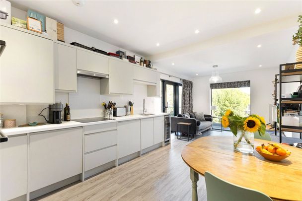 Kingston Road, Wimbledon, London, SW19 flat to rent - Photo 1