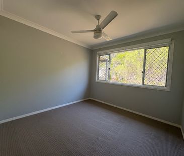 Townhouse Located in a Quiet Complex - Photo 6