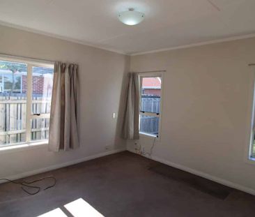 Warm Sunny Family Home - Photo 4