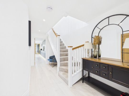 Longwood Lane, Amersham, Buckinghamshire,HP7 - Photo 1