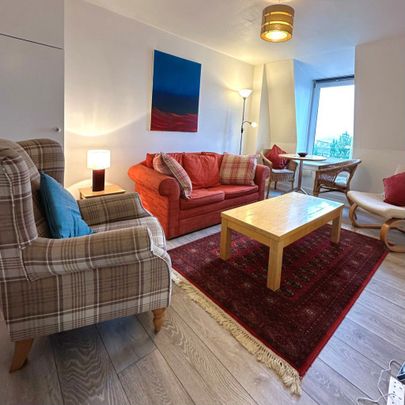 Flat Victoria Road, Dundee - Photo 1