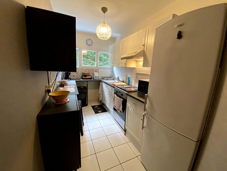 À LOUER : Appartement T3 meublé de 61m² – Réf. TNG-G0573 - Photo 4