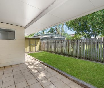 Relaxed Bayside Living in a Prime Thorneside Location - Photo 2