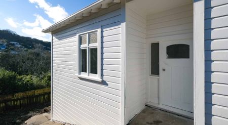 Renovated Three Bedroom Home - Photo 2