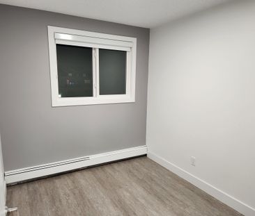 2 Bedroom - Photo 2