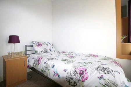 1 bedroom in a house share to rent - Photo 5