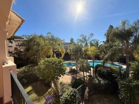 Alquiler de casa o chalet en Calle Luis Morales - Photo 2