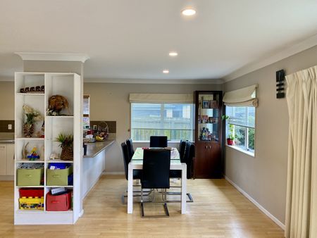 41 Erlestoke Crescent, Churton Park - Photo 3