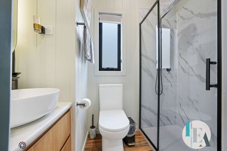 Brand New Furnished Tiny Home – Shell Cove - Photo 3