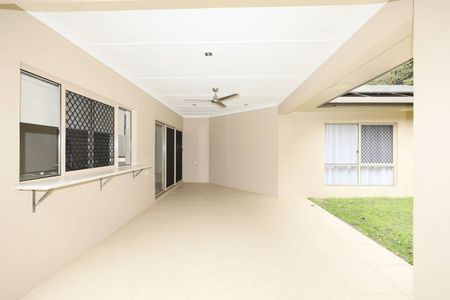 Beautiful Modern Home - Media Room - Private Backyard - Solar - Photo 4