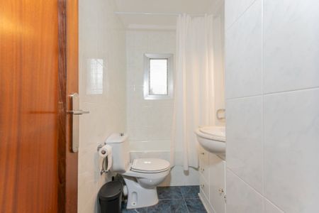 &nbsp;Spacious Double Room in Valencia - Photo 5
