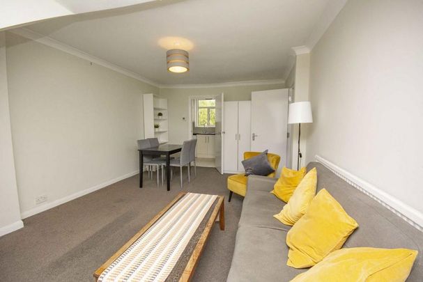 2 bedroom flat to rent - Photo 1